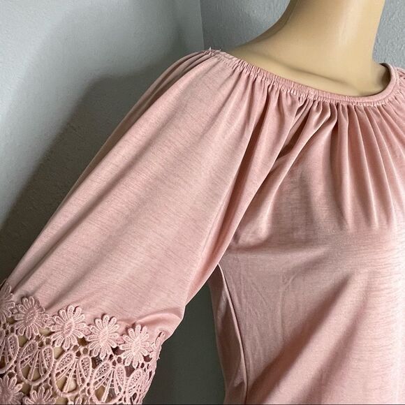 Win Win Ruffle Bell Sleeve Tunic Blouse Blush Pink Crochet Insert Detail Sz S/M - Picture 4 of 11